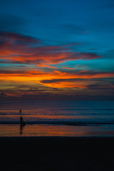 Obraz premium Stunning dramatic sunset over the ocean.