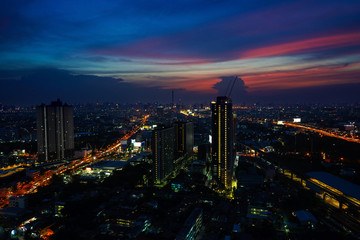 Fototapeta na wymiar Cityscape Bangkok night city twilight in Thailand