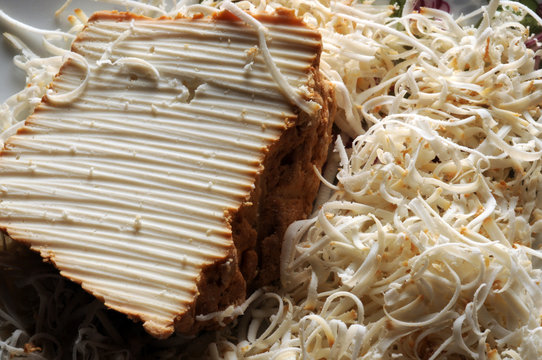 Ricotta affumicata grattugiata ft0202_4026 Grated smoked ricotta