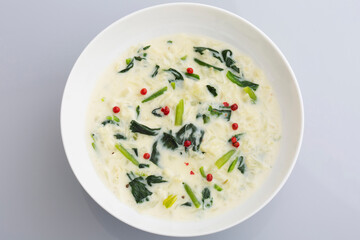 身体に良い食事。
カリフラワーとほうれん草のスープ。