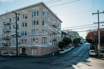 Naklejka premium Typical houses and hills in Marina neighbourhood, San Francisco, California