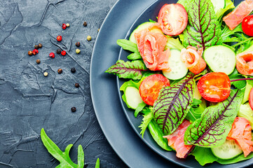 Vegetable salad with salmon