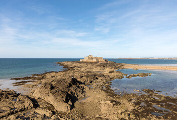 Fototapeta na wymiar View of the Fort National and beach n Saint Malo Brittany, France