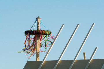 Richtfest - Kranz auf dem Dach