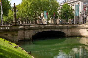Naklejka premium Brücke an der Königsallee in Düsseldorf, Deutschland