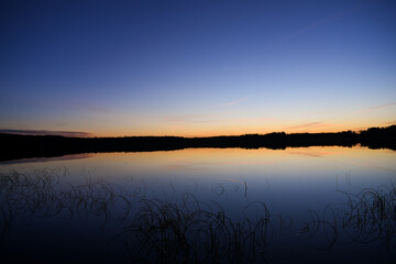 Obraz premium Sunset over the lake