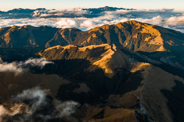 Fototapeta na wymiar Tai Wan mountain landscape sea of clouds view scene