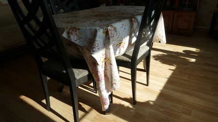 there is a chair and four chairs in the room