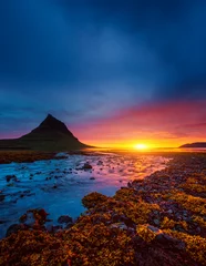 Photo sur Plexiglas Kirkjufell Great sunset over the Atlantic ocean. Location place Kirkjufell volcano the coast of Snaefellsnes peninsula, Iceland, Europe.