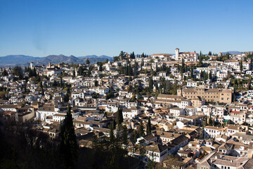 tarde soleada sobre la ciudad de Granada
