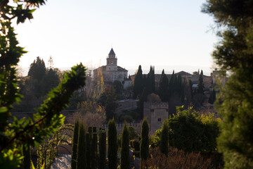Fototapeta na wymiar tarde soleada sobre la ciudad de Granada