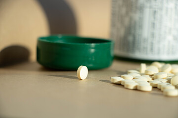 Fototapeta na wymiar medikamente flasche und pille