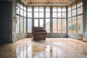 Stickers pour porte Vieux bâtiments abandonnés vieux piano abandonné