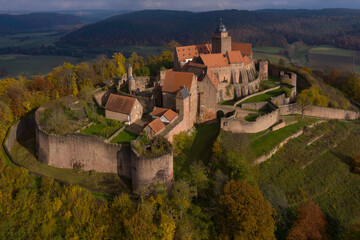 Fototapeta na wymiar Die Burg-Breuberg an einem Herbsttag am Abend.