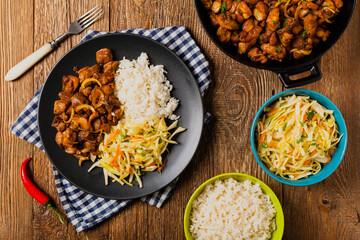 Sweet, caramelized fried chicken with soy sauce in Vietnamese.