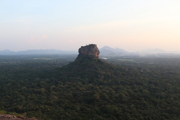Fototapeta na wymiar Vue panoramique du Lion Rock depuis Pidurangala Sigiriya Sri Lanka 