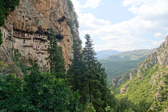 Living on the egde (Moni Timiou Prodromou / Monastery of St John the Baptist)