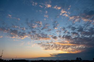 Obraz premium Tramonto sui tetti di San Siro (Milano)