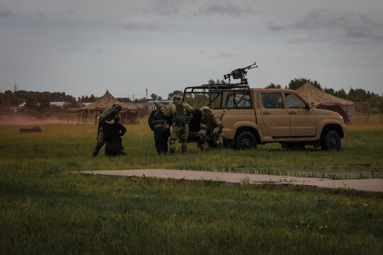 Military operation, prisoners.