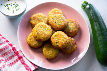 Zucchini Snacks with some cream and cheese