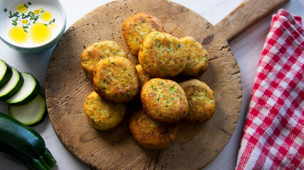 Zucchini Snacks with some cream and cheese