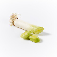 Produktaufnahme Lauch auf weißem Untergrund