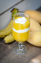 mango juice or mango smoothies with yogurt