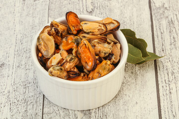 Pickled mussels in the bowl