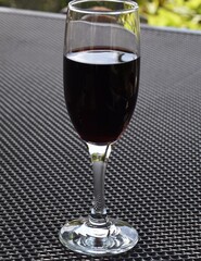 Kieliszek wina czerwonego