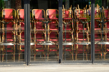 Restaurant fermé pour cause de coronavirus à Paris, France 