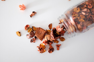 Bright dry aromatic flowers and sachet bark