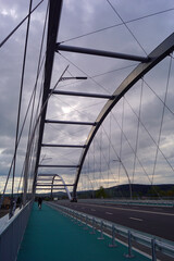most z łukami