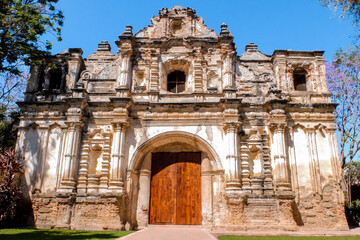 Fototapeta na wymiar Amazing church in Antigua Guatemala City