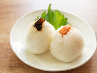 鮭と昆布のおにぎり