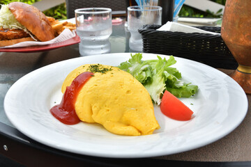 ランチのオムライス