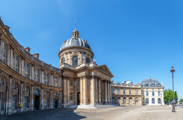 Fototapeta na wymiar Paris, France: Institut de France facade. It is a French learned society, grouping five academies, including the Academie francaise.