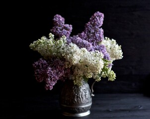 Lilac has a special smell of multi-colored spring taste. This is a sky with a natural scale, treats with lilac mousse.