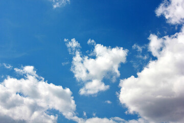 Obraz na płótnie Canvas blue sky with white nuves
