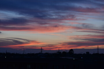 夕日、夕焼け、薄暮、落日、夕暮れ