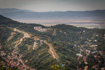 Ausblick über die Großstadt Kronstadt in Rumänien