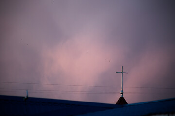 Obraz premium Beautiful magnificent clouds at sunset in the sky