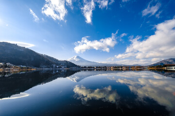 Mount Fuji view from Kawaguchiko town with mirror reflection on Lake Kawaguchiko in a clear day