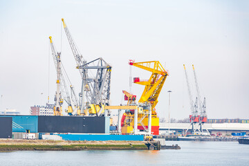 Fototapeta na wymiar Rotterdam sea port