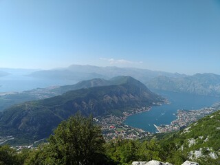 Fototapeta na wymiar panorama na góry i morze