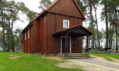 poswiecona w 1880 roku cmentarna cerkiew prawoslawna pod wezwaniem podwyzszenia krzyza swietego w miejscowosci folwarki tylwickie na podlasiu w polsce © Jacek Sakowicz