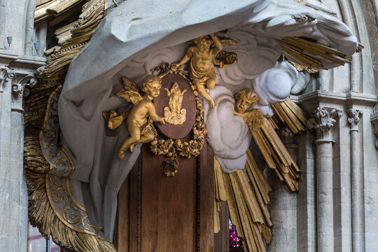 Kanzel in der Kathedrale von Bayeux