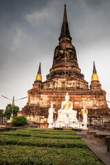 Obraz premium Wat Yai Chai Mongkhon, a Buddhist temple of archaeological park, Ayutthaya, Thailand