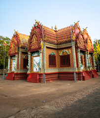Obraz premium Wat Hanchey, a Buddhist temple near Kampong Cham city, Cambodia