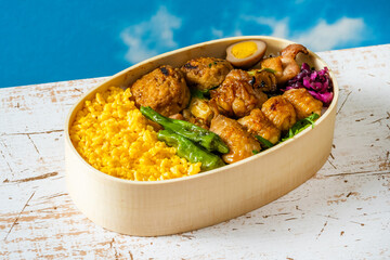 とりそぼろ弁当　 lunch box with chicken flakes