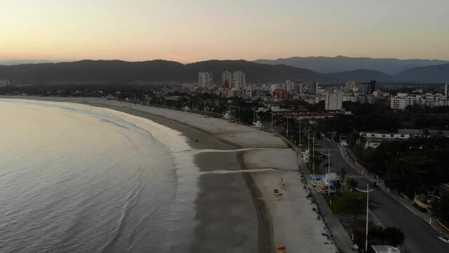 Vista a&eacute;rea da Praia da Enseada, Guaruj&aacute;, S&atilde;o Paulo, junho de 2019